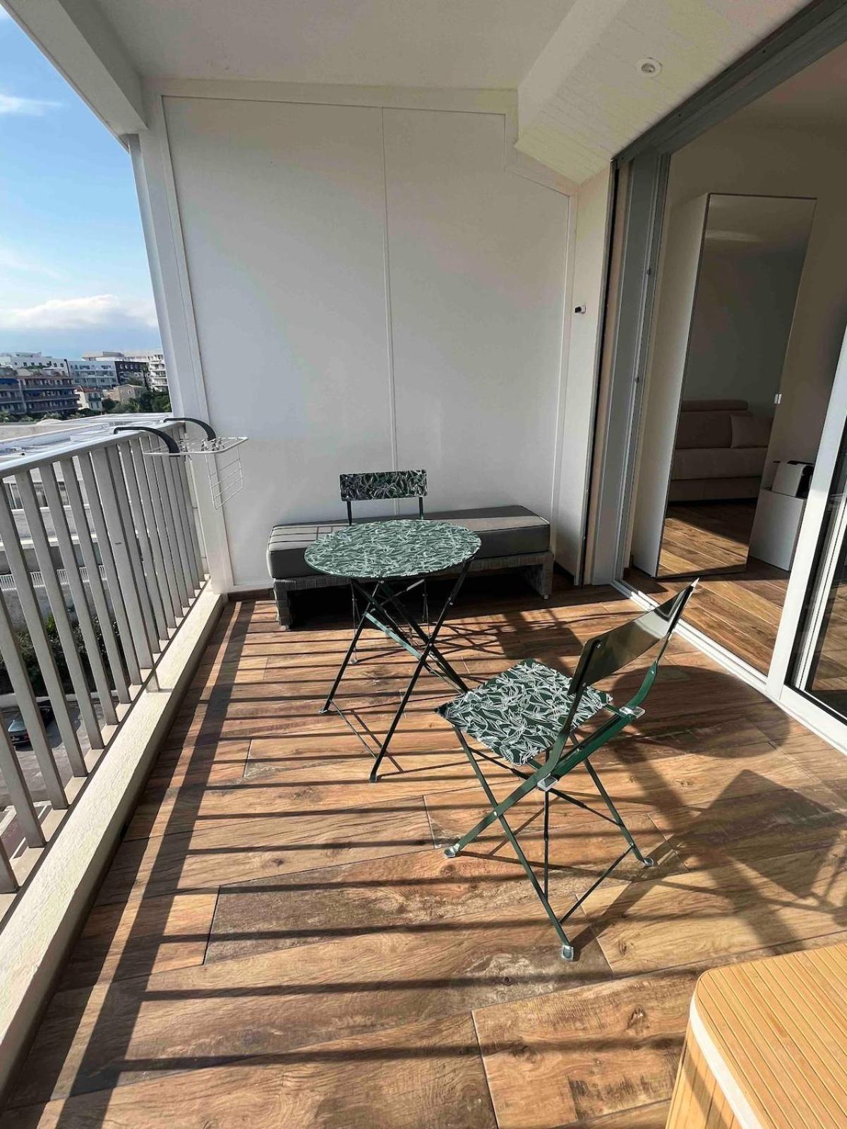 Neuf Avec Terrasse Vue Appartement *